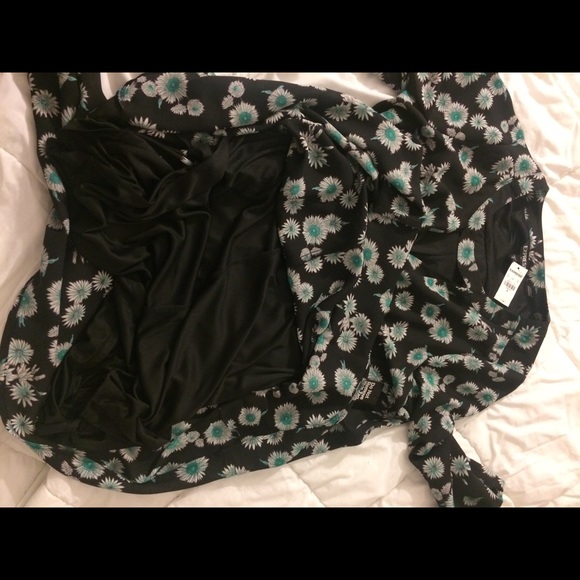 Black floral Express Trapeze dress - size M (NWT) - Picture 6 of 7